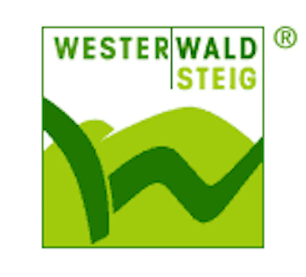 Stellplatz an Wanderroute und Höhle